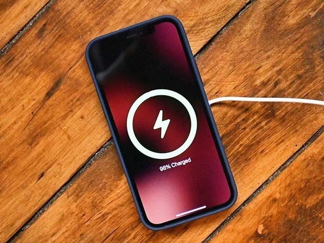 德江苹果手机维修分享iPhone 12可以随便充电吗 